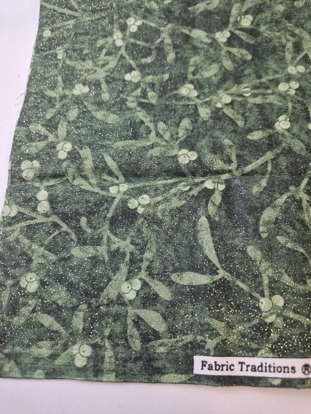 Fabric Traditions Green Mistletoe Glitter Cotton Fabric 22x42” Holiday Print